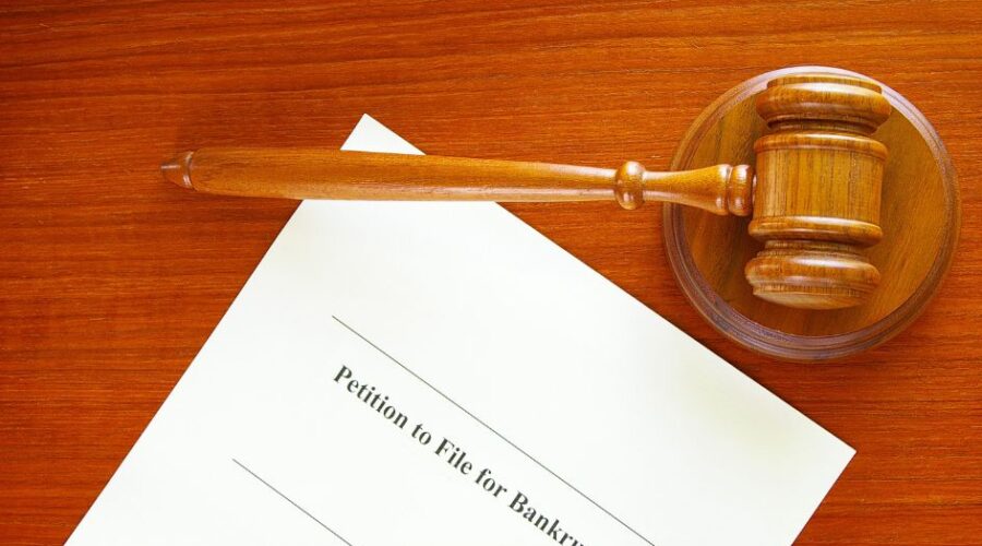 Jakie informacje musi zawierać kompletny wniosek o ogłoszenie upadłości konsumenckiej